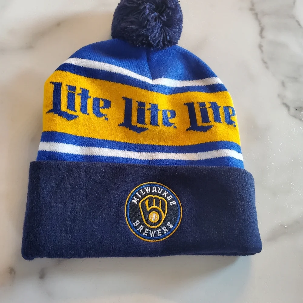 Milwaukee Brewers Miller Lite Winter Beanie Hat & Rally Towel